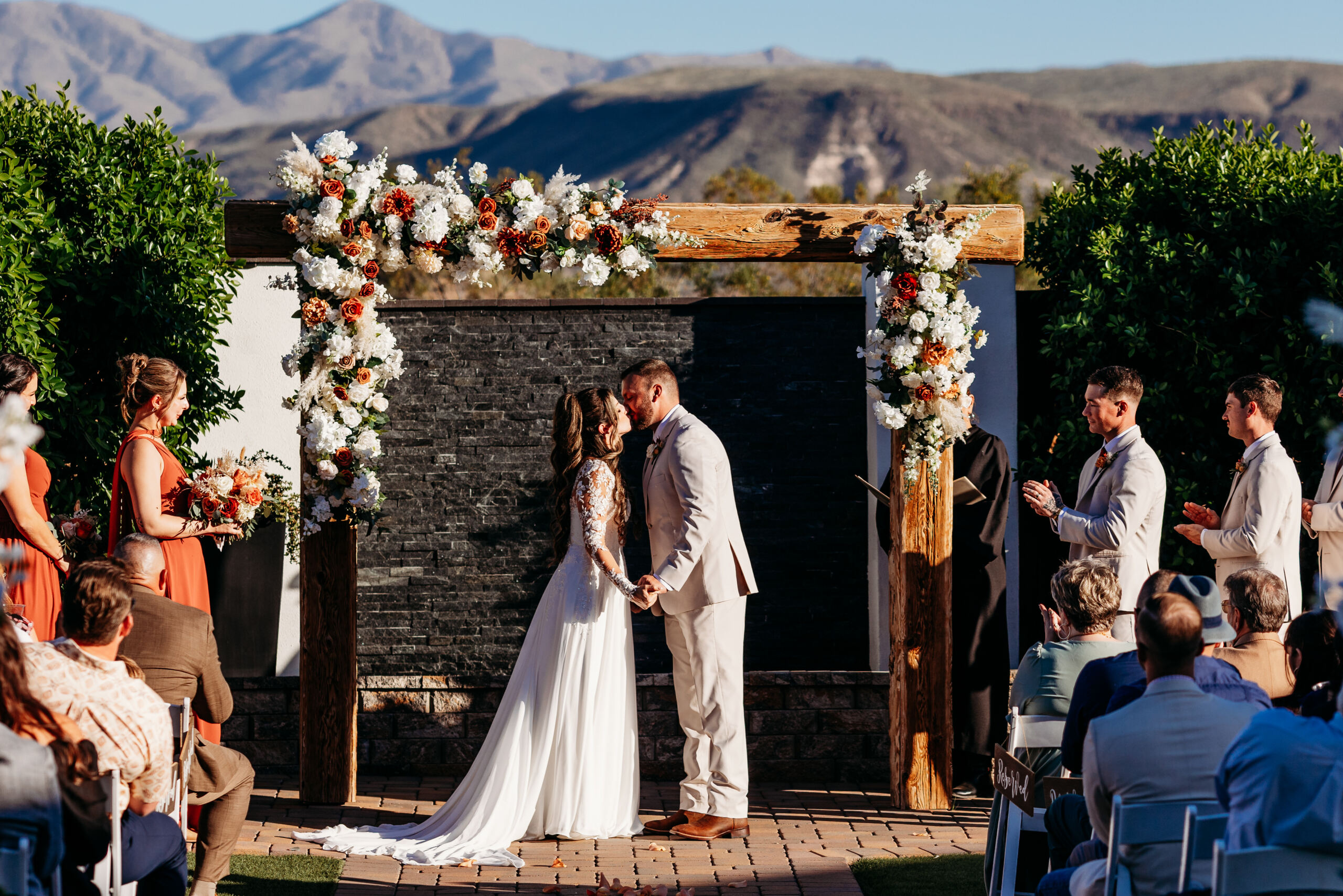 Ceremony First kiss in Arizona